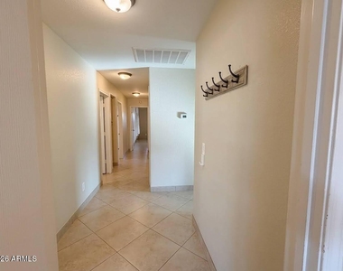1644 E Palo Blanco Way - Photo Thumbnail 6