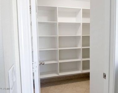 1644 E Palo Blanco Way - Photo Thumbnail 9