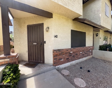 170 E Guadalupe Road - Photo Thumbnail 4