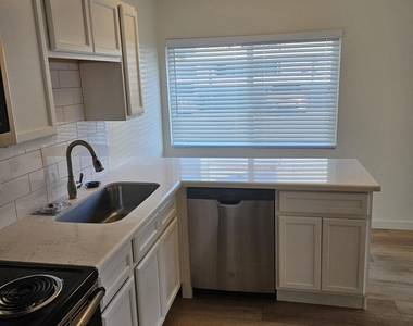 1330 E Highland Avenue - Photo Thumbnail 4