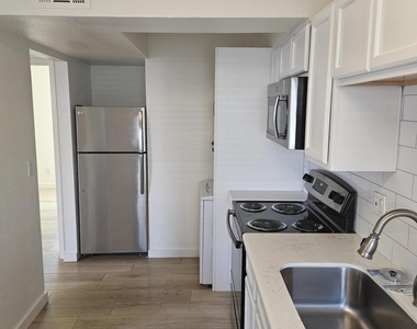 1330 E Highland Avenue - Photo Thumbnail 3