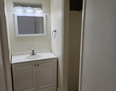 1330 E Highland Avenue - Photo Thumbnail 8