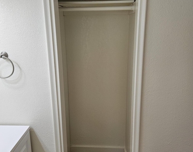 1330 E Highland Avenue - Photo Thumbnail 10