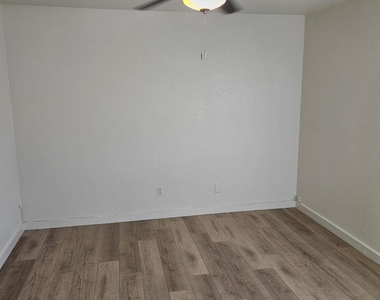 1330 E Highland Avenue - Photo Thumbnail 11