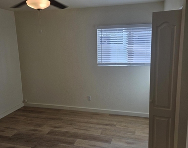 1330 E Highland Avenue - Photo Thumbnail 6