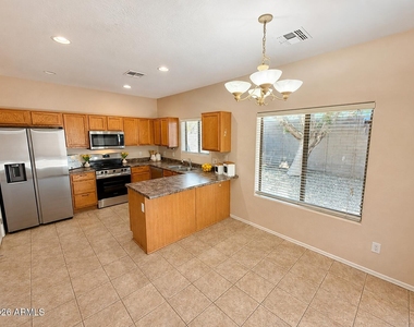 5158 W Shaw Butte Drive - Photo Thumbnail 18