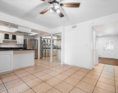 1417 N 44th Street - Photo Thumbnail 6