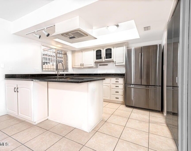 1417 N 44th Street - Photo Thumbnail 8
