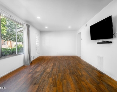 1417 N 44th Street - Photo Thumbnail 1