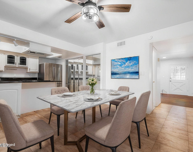 1417 N 44th Street - Photo Thumbnail 5