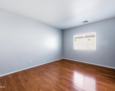10950 W Royal Palm Road - Photo Thumbnail 11