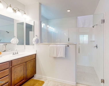 18068 W Amber Ridge Way - Photo Thumbnail 18