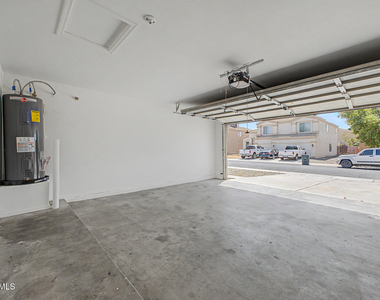 12510 W Hearn Road - Photo Thumbnail 28