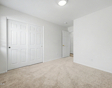 12510 W Hearn Road - Photo Thumbnail 22