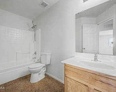 12510 W Hearn Road - Photo Thumbnail 17