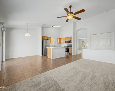 12510 W Hearn Road - Photo Thumbnail 8