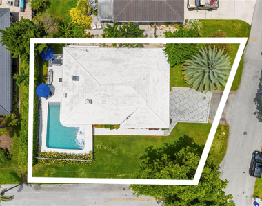 505 Se 28th Avenue - Photo Thumbnail 2