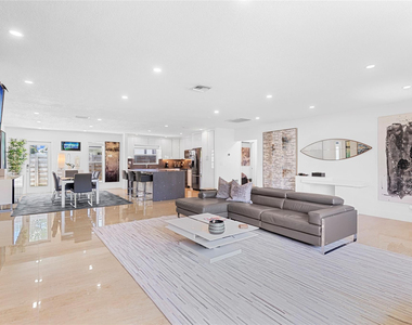 505 Se 28th Avenue - Photo Thumbnail 12
