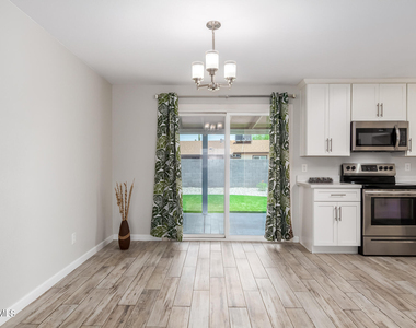14401 N 35th Place - Photo Thumbnail 9