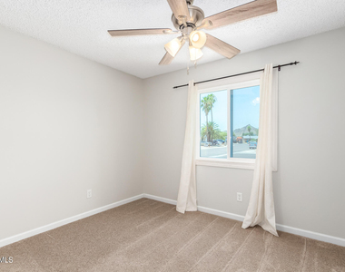 14401 N 35th Place - Photo Thumbnail 19