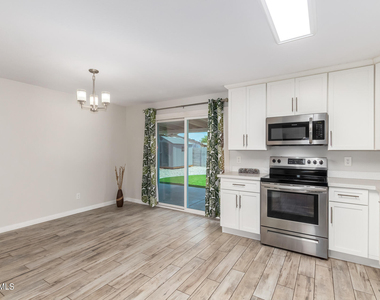 14401 N 35th Place - Photo Thumbnail 13