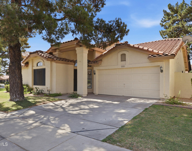 225 W Vera Lane - Photo Thumbnail 1