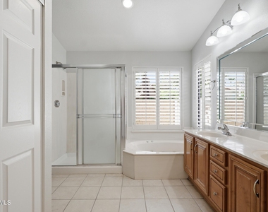 225 W Vera Lane - Photo Thumbnail 13