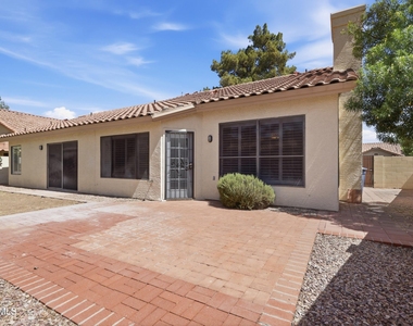 225 W Vera Lane - Photo Thumbnail 21