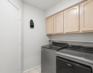 225 W Vera Lane - Photo Thumbnail 20