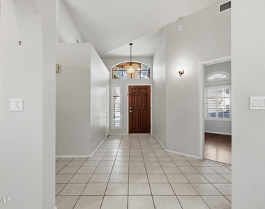 225 W Vera Lane - Photo Thumbnail 3