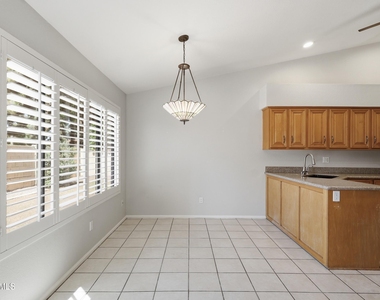 225 W Vera Lane - Photo Thumbnail 8