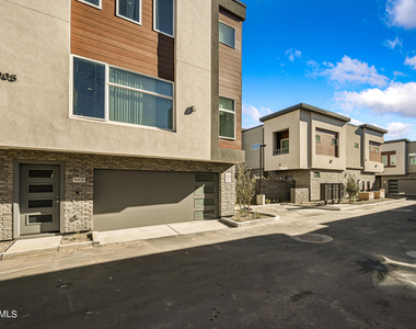 1023 W 5th Street - Photo Thumbnail 28