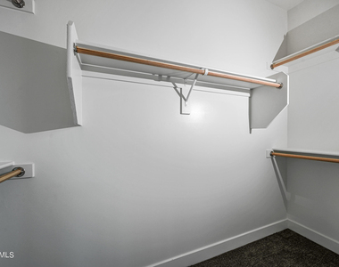 1023 W 5th Street - Photo Thumbnail 20