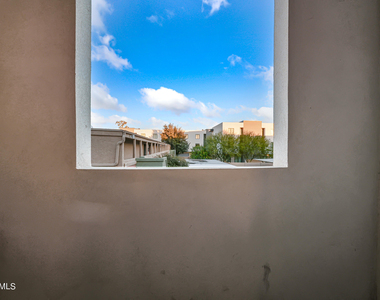 1023 W 5th Street - Photo Thumbnail 4