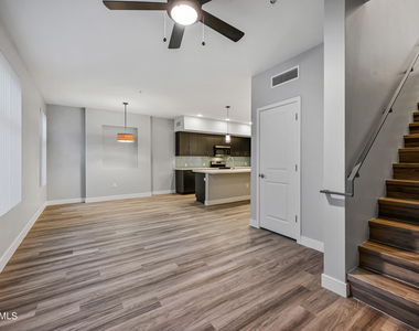 1023 W 5th Street - Photo Thumbnail 10