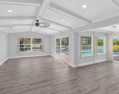 787 Havana Drive - Photo Thumbnail 8