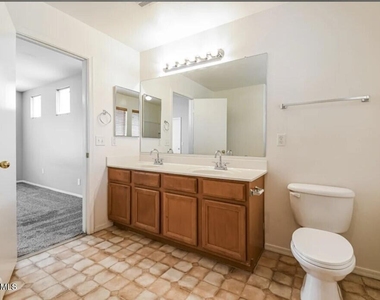 4283 E Baylor Lane - Photo Thumbnail 4
