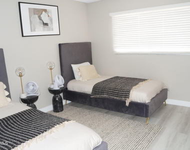 1732 E Hermosa Drive - Photo Thumbnail 17