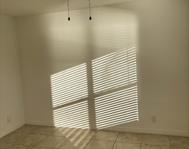 1515 Lake Crystal Drive - Photo Thumbnail 12