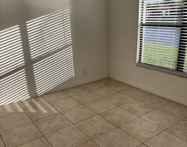 1515 Lake Crystal Drive - Photo Thumbnail 15