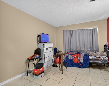 1769 Nw 55th Avenue - Photo Thumbnail 12