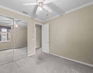 4461 Mariners Cove Drive - Photo Thumbnail 40