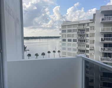 2800 N Flagler Drive - Photo Thumbnail 17