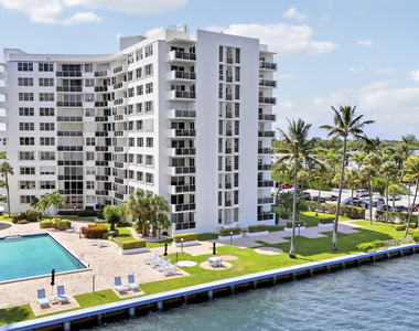 2800 N Flagler Drive - Photo Thumbnail 1