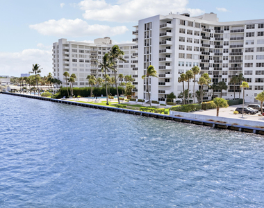 2800 N Flagler Drive - Photo Thumbnail 9