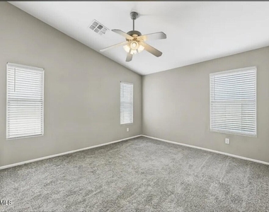 29821 N Broken Shale Drive - Photo Thumbnail 3