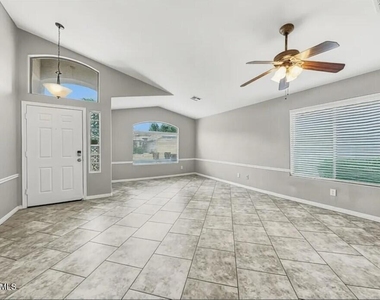 29821 N Broken Shale Drive - Photo Thumbnail 1