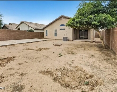 29821 N Broken Shale Drive - Photo Thumbnail 5
