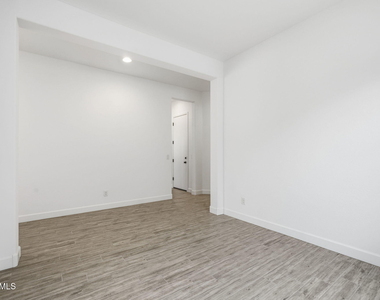 2942 E Manzanila Avenue - Photo Thumbnail 18