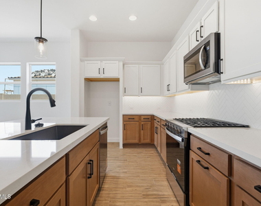 2942 E Manzanila Avenue - Photo Thumbnail 14